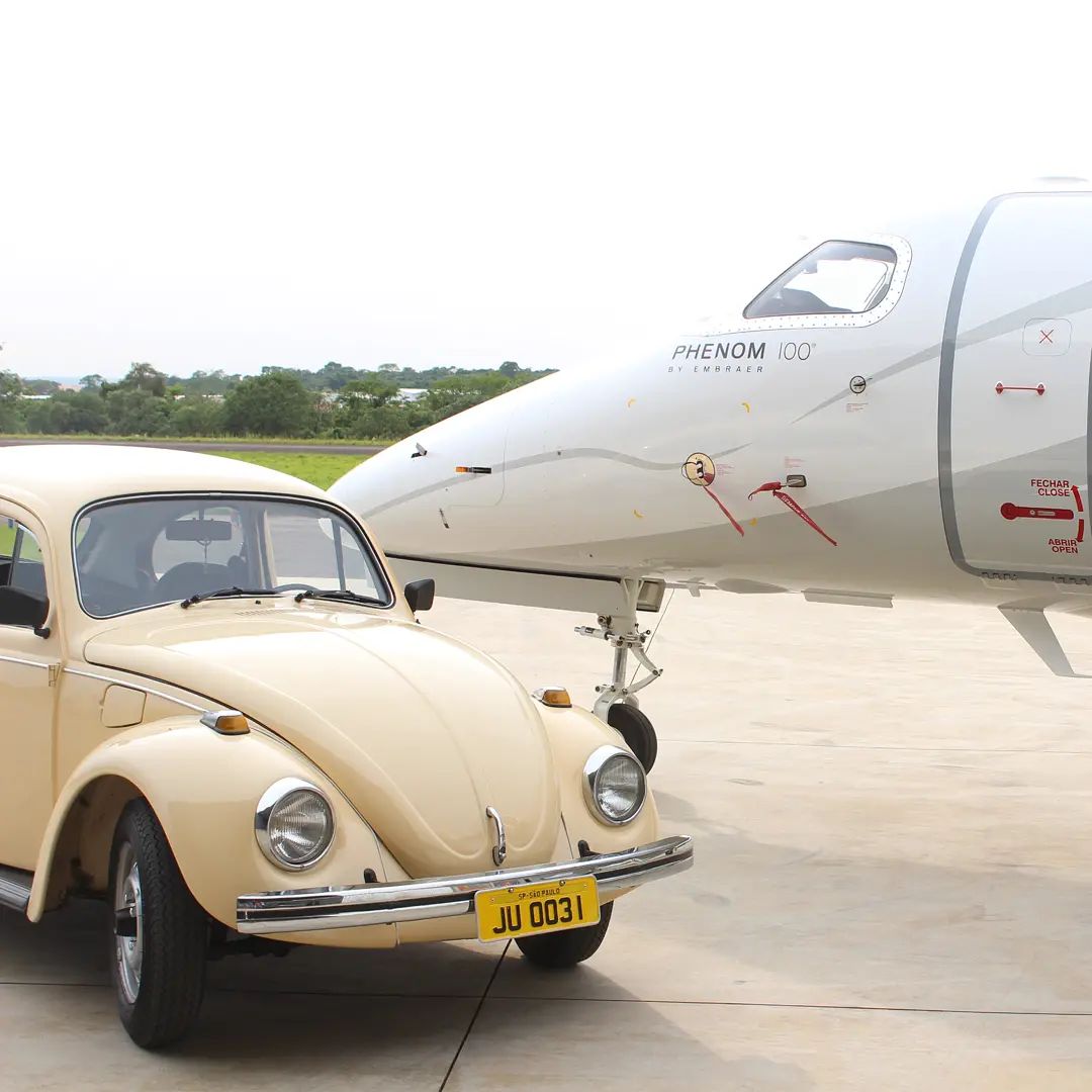 Fusca amarelo de frente