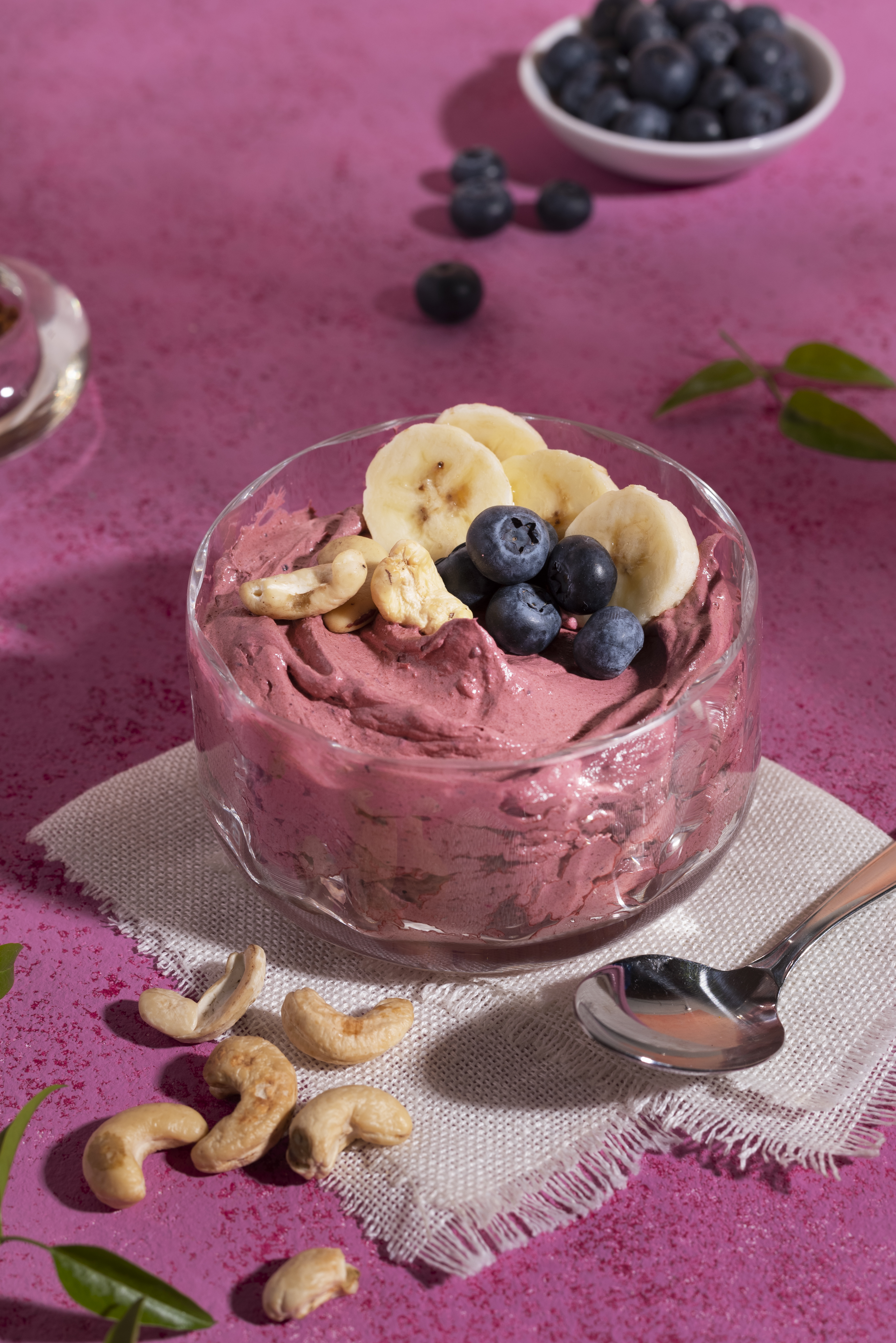 sorbet com frutas no pote